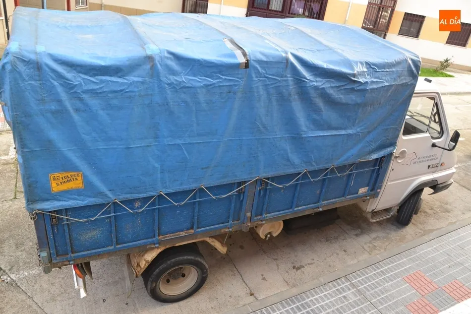 Foto 4 - Listas y dispuestas las 20 mesas con 40 urnas donde votar&aacute;n los mirobrigenses el domingo  