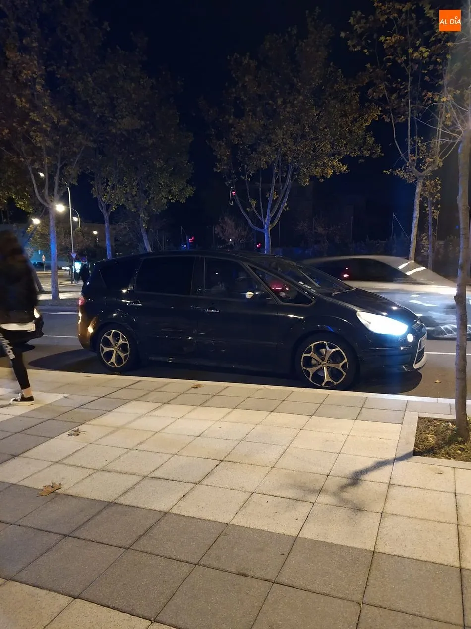 Foto 2 - Peque&ntilde;a colisi&oacute;n entre dos veh&iacute;culos en la glorieta Ruta de la Plata