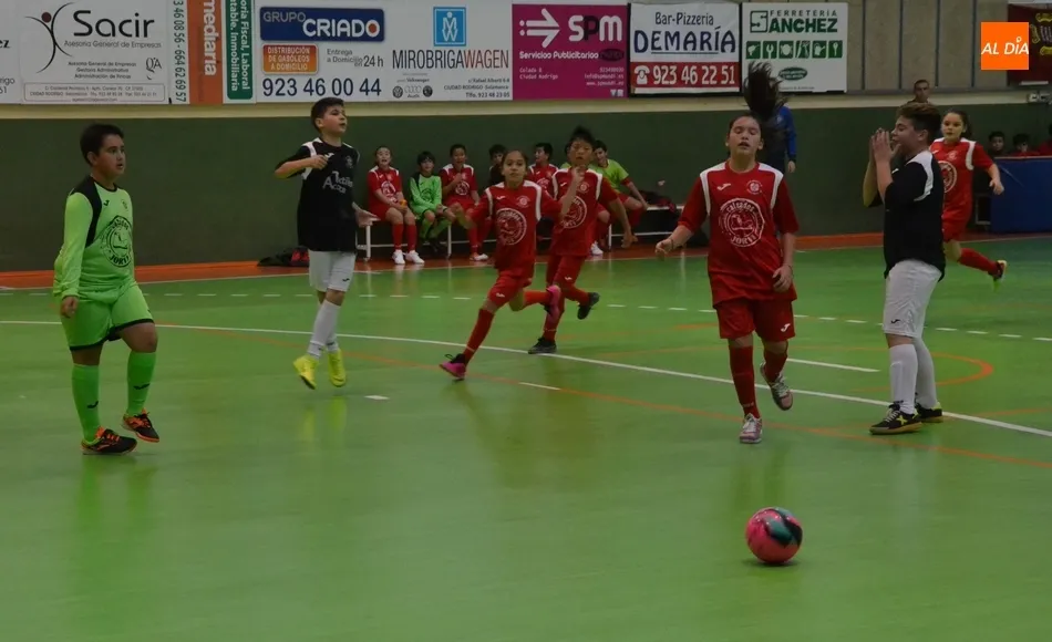 Foto 11 - Un derby entre los alevines del III Columnas abre la nueva temporada de los Juegos Escolares  
