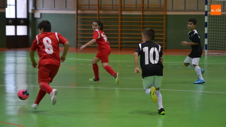 Foto 9 - Un derby entre los alevines del III Columnas abre la nueva temporada de los Juegos Escolares  