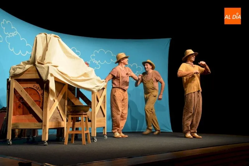 Representación de la obra La Gallina Azul / Lydia González