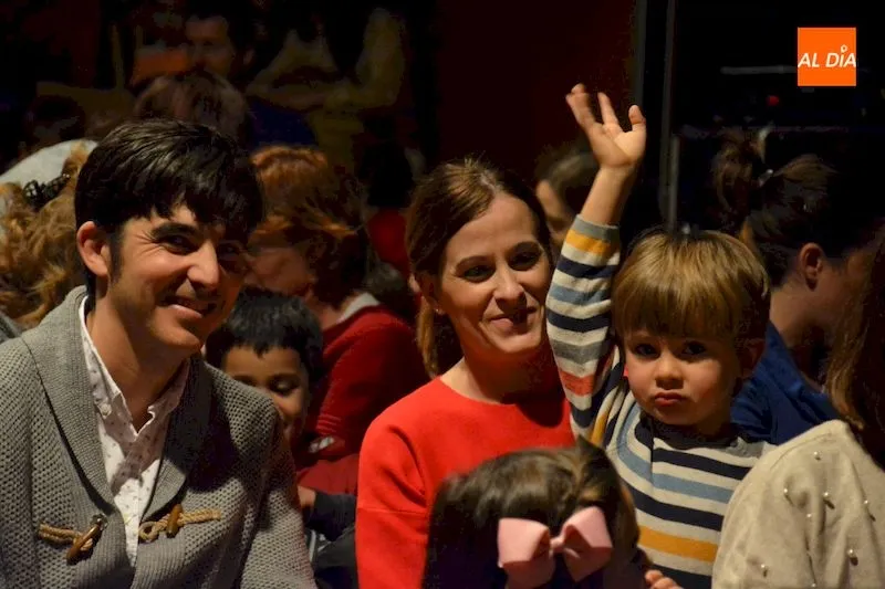 Foto 4 - Tanxarina Teatro divierte al p&uacute;blico infantil con &lsquo;La Gallina Azul&rsquo;  