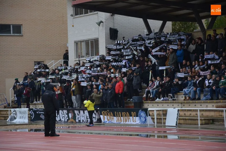 Foto 2 - Las Pistas no defraudan en el debut de Jabi Luaces ante su afici&oacute;n