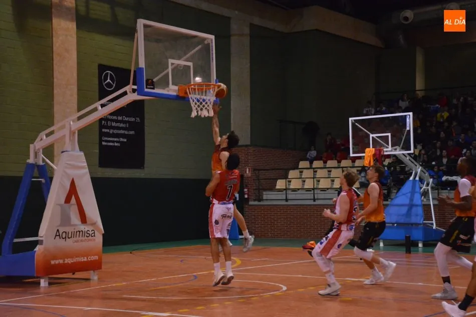 Foto 4 - El Aquimisa Basket sigue intratable y derrota al Gij&oacute;n Basket (89-80)