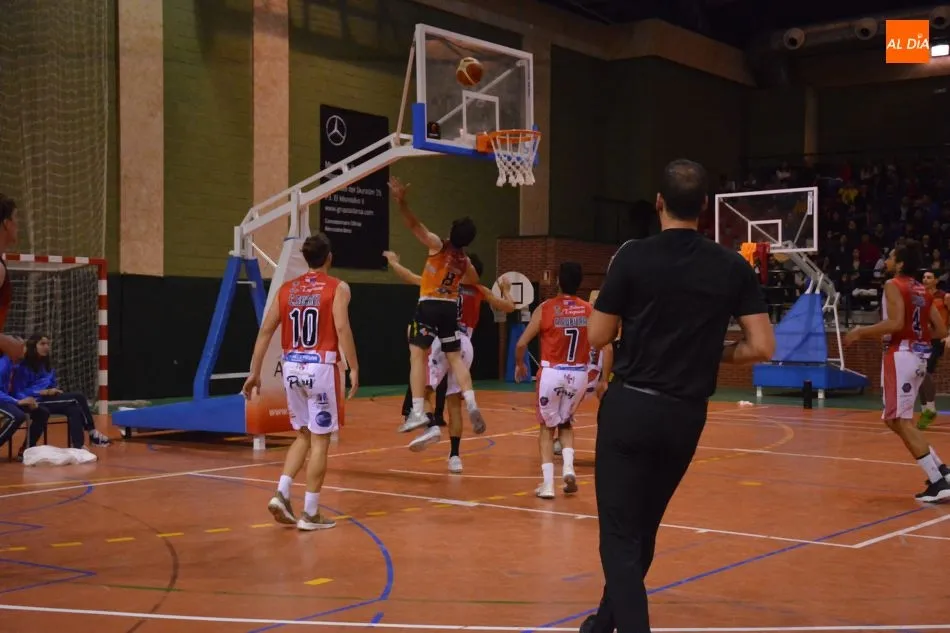 Foto 3 - El Aquimisa Basket sigue intratable y derrota al Gij&oacute;n Basket (89-80)
