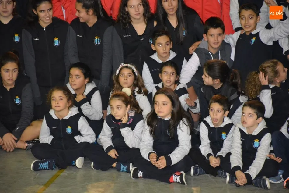 Foto 6 - El CB Santa Marta se viste de gala para presentar a sus equipos