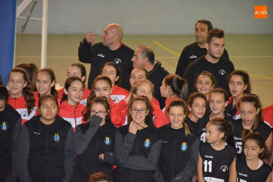 Foto 3 - El CB Santa Marta se viste de gala para presentar a sus equipos