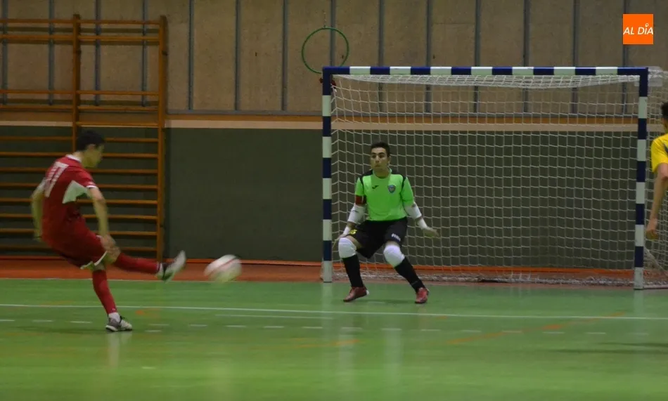 Foto 11 - Victorioso debut del III Juvenil con uno de los finales m&aacute;s rocambolescos que se recuerdan  