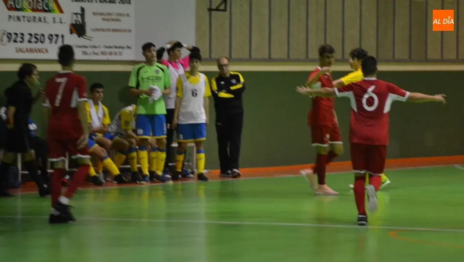 Foto 5 - Victorioso debut del III Juvenil con uno de los finales m&aacute;s rocambolescos que se recuerdan  