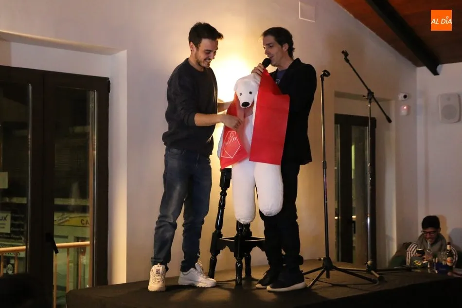 Foto 9 - Noche de risas en El Trastero de Vitigudino con la actuaci&oacute;n de Kalderas  