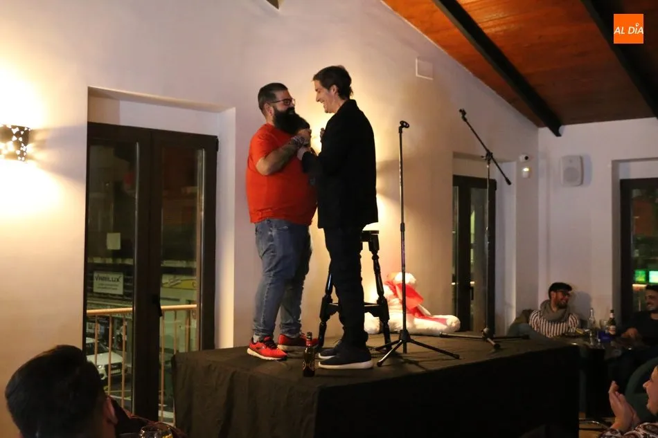 Foto 7 - Noche de risas en El Trastero de Vitigudino con la actuaci&oacute;n de Kalderas  