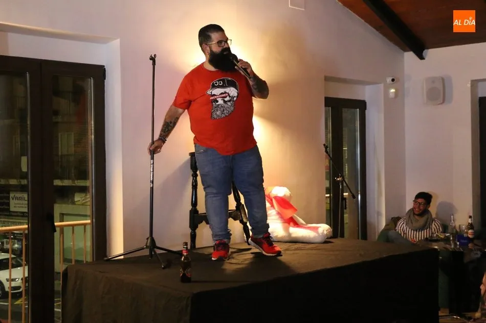 Foto 5 - Noche de risas en El Trastero de Vitigudino con la actuaci&oacute;n de Kalderas  