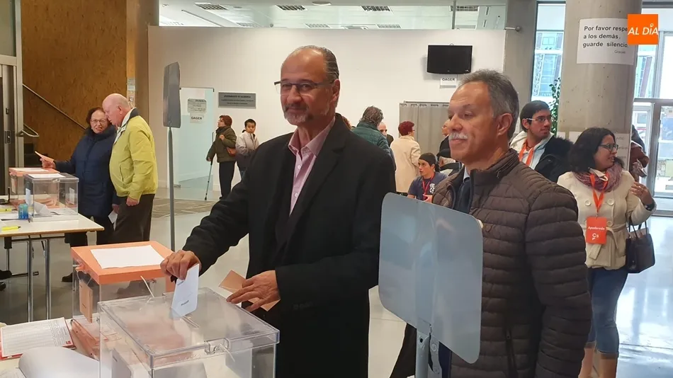 Foto 2 - Mir&oacute;n: &ldquo;El acto de votar conlleva los derechos de libertad, igualdad y compromiso social&rdquo;&nbsp;