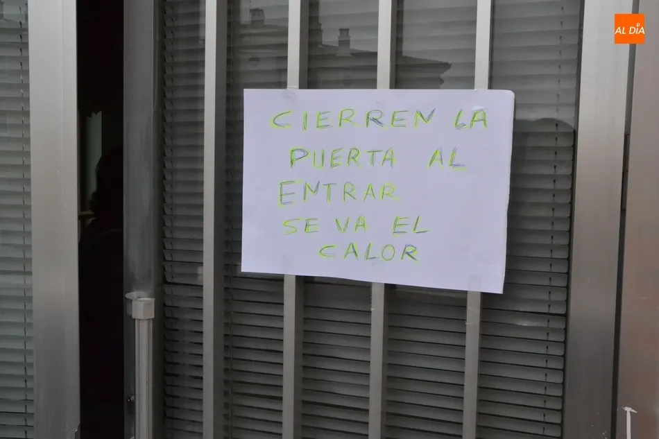 Foto 2 - PP y PSOE animan en el tranquilo arranque de la nueva jornada electoral a acudir a votar  