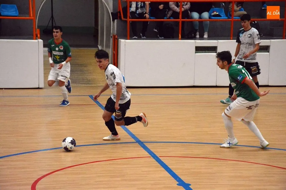 Foto 6 - El Salamanca FS Unionistas suma una nueva victoria frente al Inter Zamora (3-1)