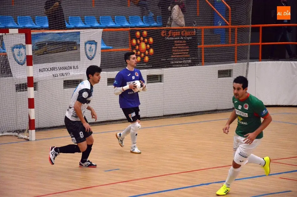Foto 5 - El Salamanca FS Unionistas suma una nueva victoria frente al Inter Zamora (3-1)