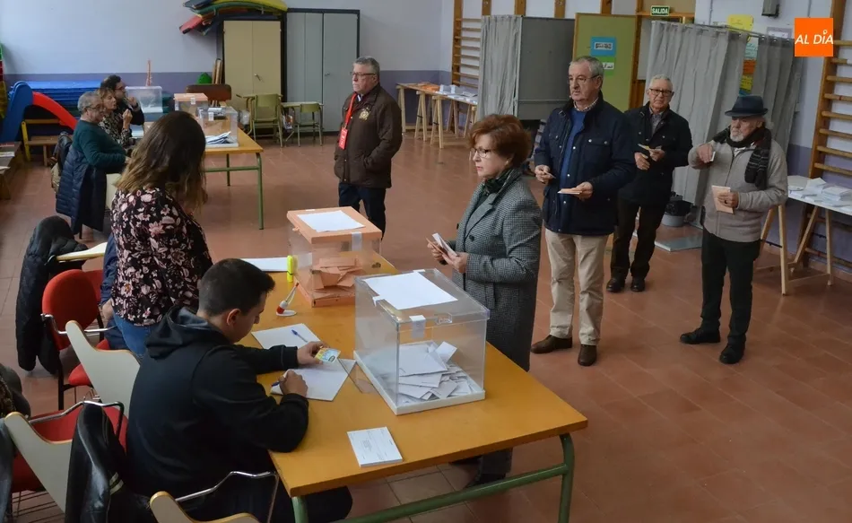 Desciende la participación en la mañana electoral en 326 personas respecto a las Generales de...