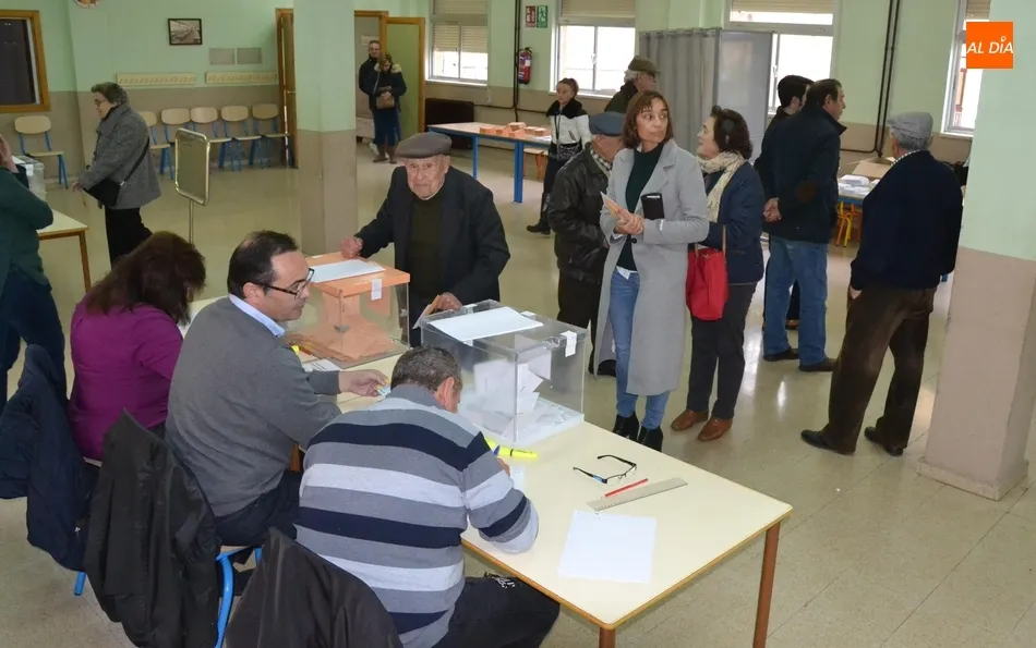Foto 11 - Desciende la participaci&oacute;n en la ma&ntilde;ana electoral en 326 personas respecto a las Generales de...