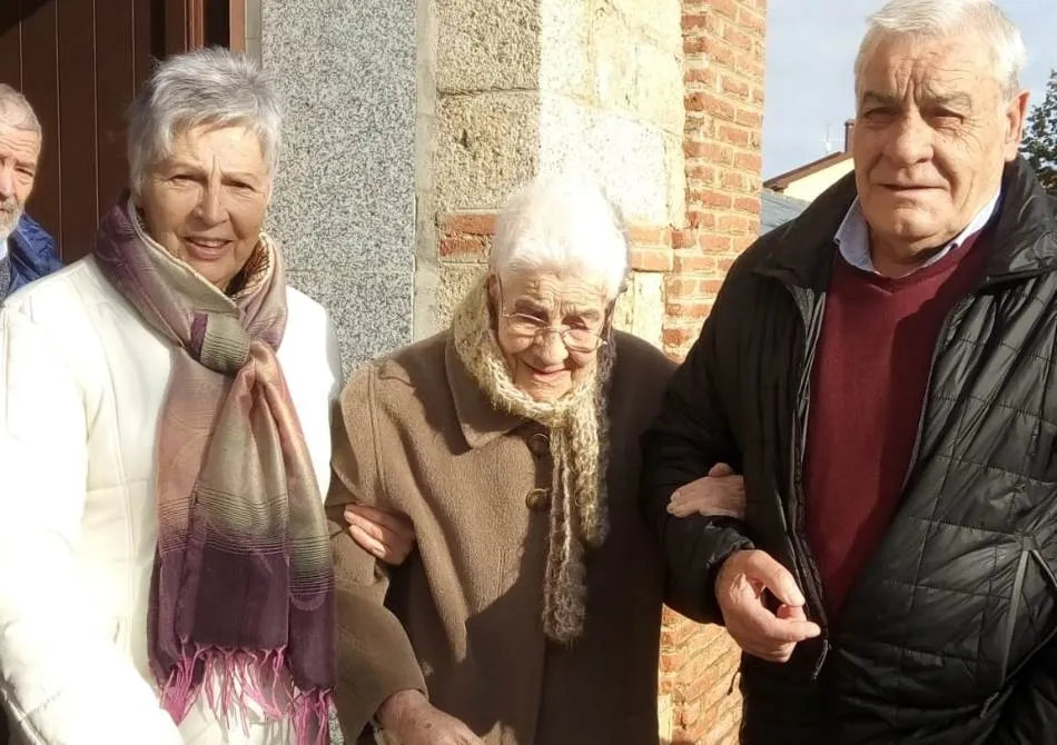 Leocadia Galán Herrero celebra su 99 cumpleaños acudiendo a votar  