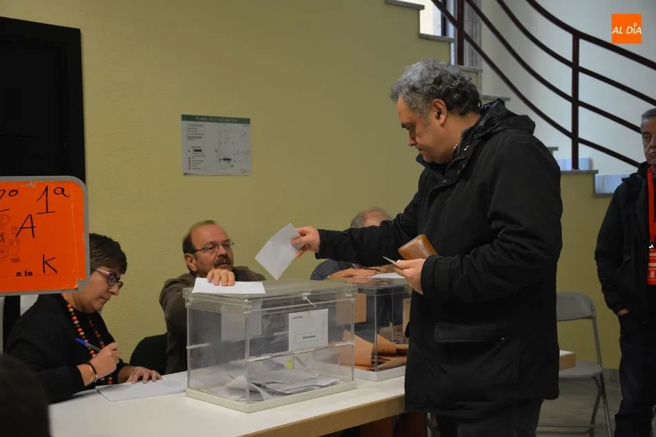 Foto 9 - Desciende en m&aacute;s de cuatro puntos la participaci&oacute;n en las elecciones en Salamanca hasta las 14...