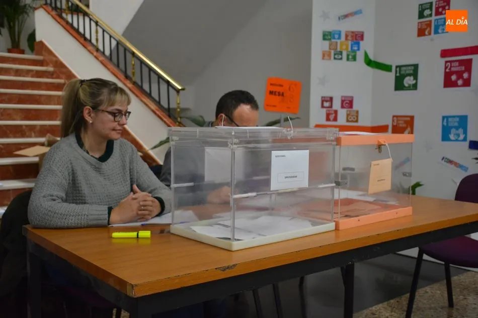 Foto 5 - Desciende en m&aacute;s de cuatro puntos la participaci&oacute;n en las elecciones en Salamanca hasta las 14...