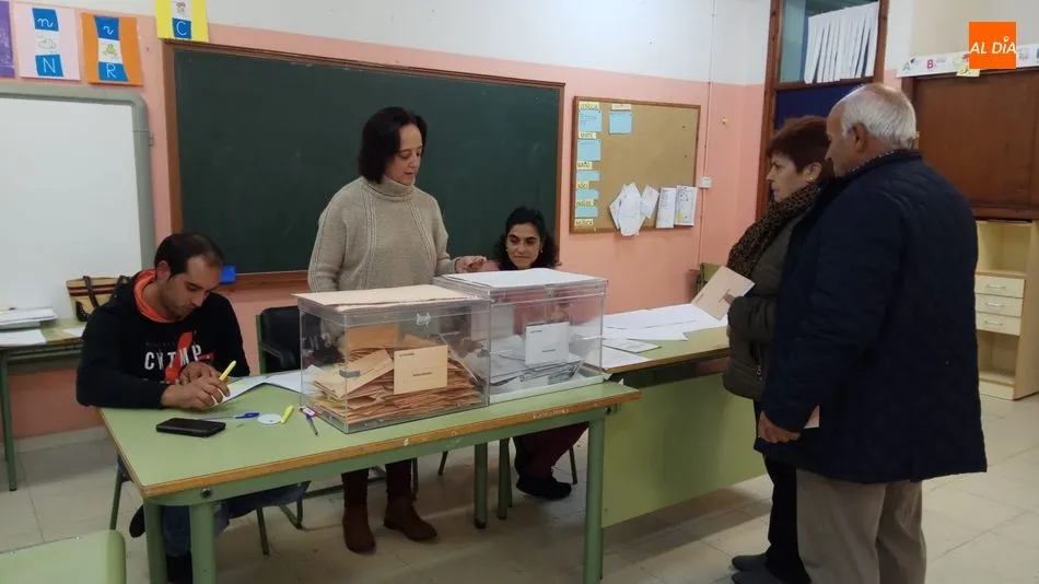 A la seis de la tarde había votado en Vitigudino el 52% del censo / CORRAL