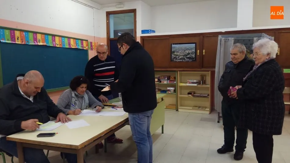 Foto 3 - La jornada electoral en el Partido Judicial de Vitigudino se desarrolla sin incidencias destacables ...