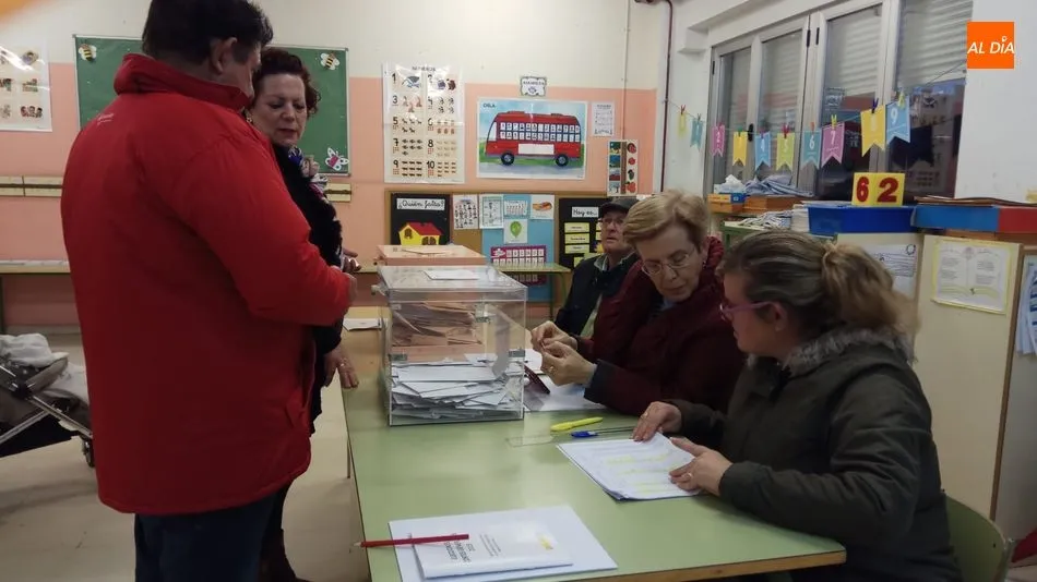 Foto 2 - La jornada electoral en el Partido Judicial de Vitigudino se desarrolla sin incidencias destacables ...