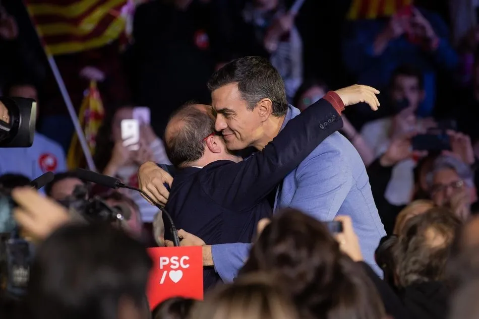 El PSOE solo tendría mayoría absoluta para gobernar pactando con el PP o con Podemos, Más País, ...