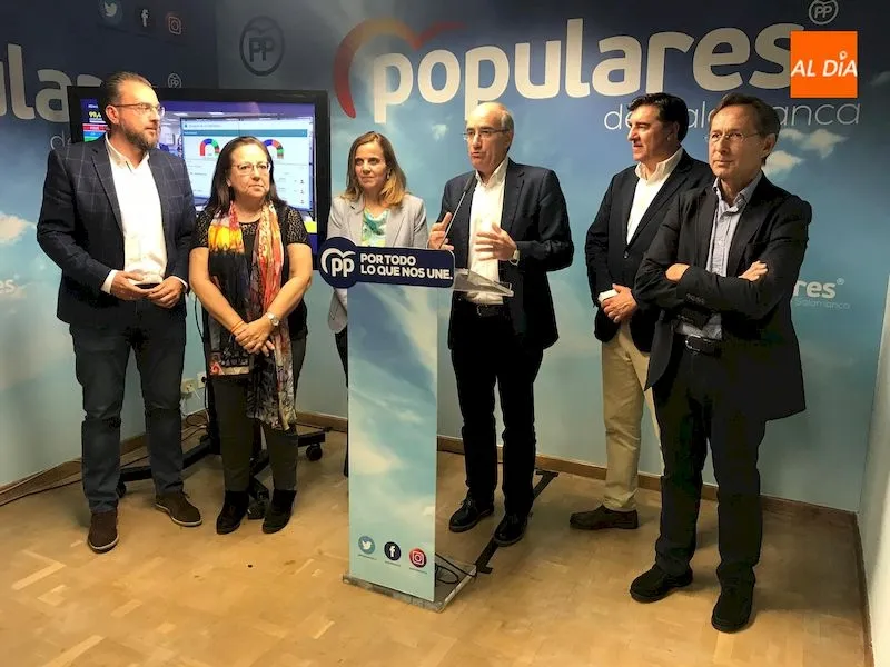 Bienvenido de Arriba, María Jesús Moro, Javier Iglesias, Bermúdez de Castro y Gonzalo Robles / Pedro Zaballos