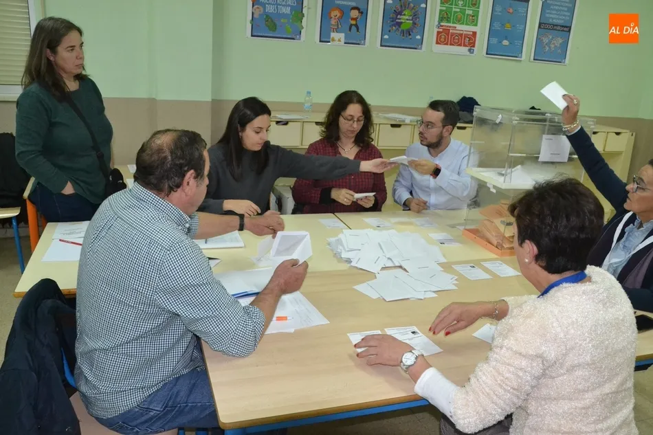 Foto 10 - Un ticket de descuento, entre las alternativas a las papeletas en las urnas de Ciudad Rodrigo  