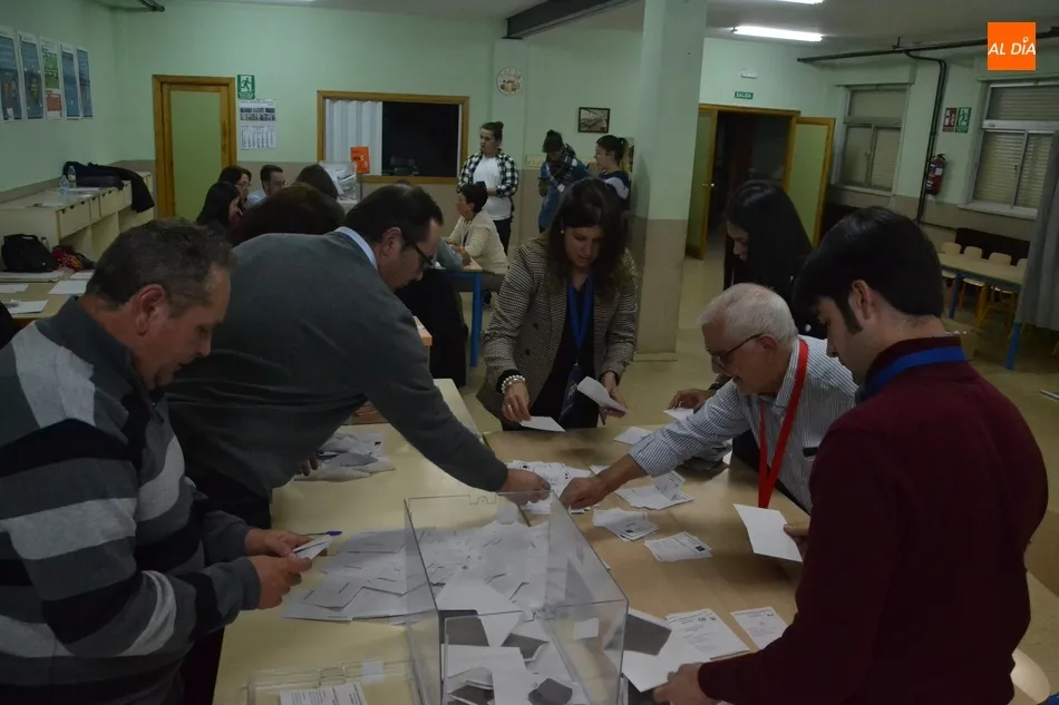 Foto 5 - Un ticket de descuento, entre las alternativas a las papeletas en las urnas de Ciudad Rodrigo  