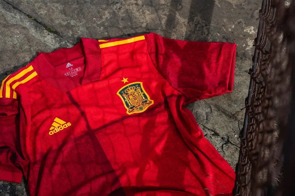 Foto 3 - Espa&ntilde;a presenta su innovadora equipaci&oacute;n para la Eurocopa 2020