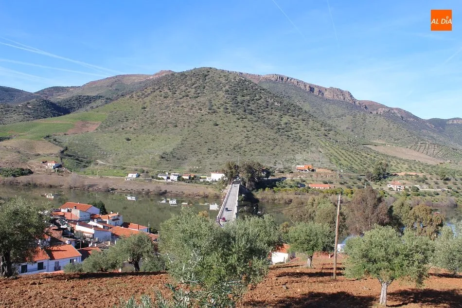 Foto 5 - Barca d&acute;Alva monitorizar&aacute; la calidad de las aguas del Duero  