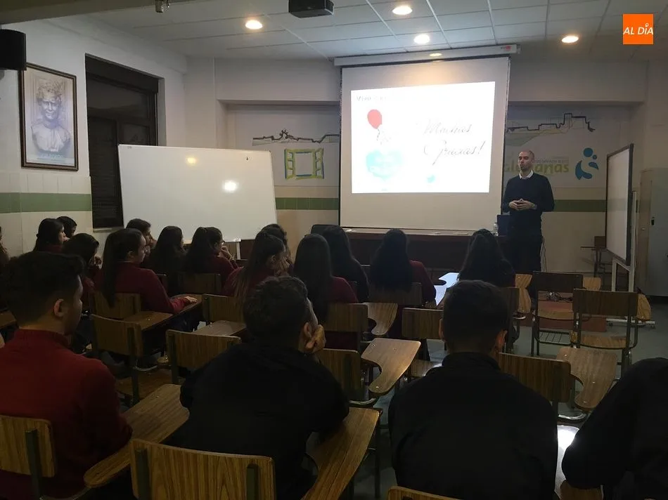 Los alumnos de 4º de la ESO conocen la ciencia de los cuentos