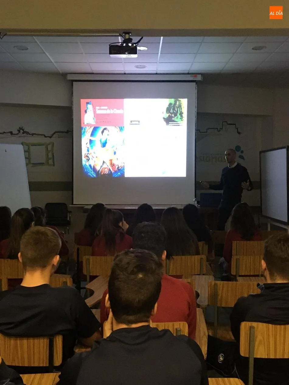 Foto 2 - Los alumnos de 4&ordm; de la ESO conocen la ciencia de los cuentos