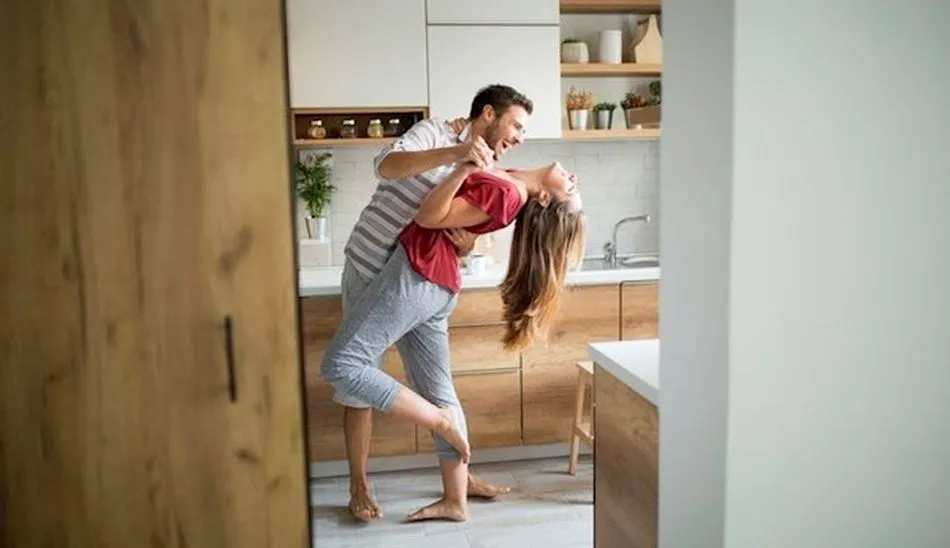 Un informe de la OMS resalta los beneficios para la salud mental y física de leer, ir a conciertos ...