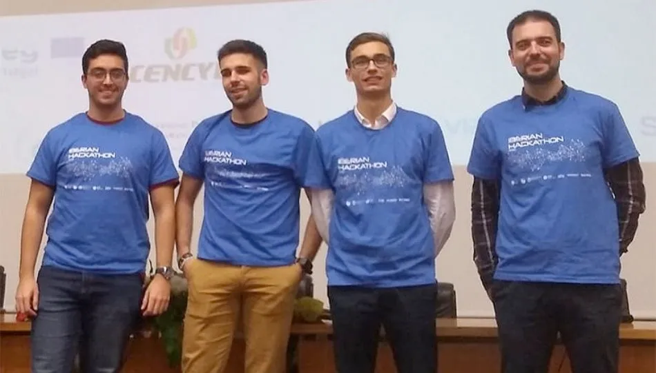 Gonzalo Martín y Alejandro Marcos, de la UPSA, colaboraron en este proyecto con los estudiantes de la Escuela Superior de Tecnología de Viseu, Pedro Baptista y Luís Laranjeira