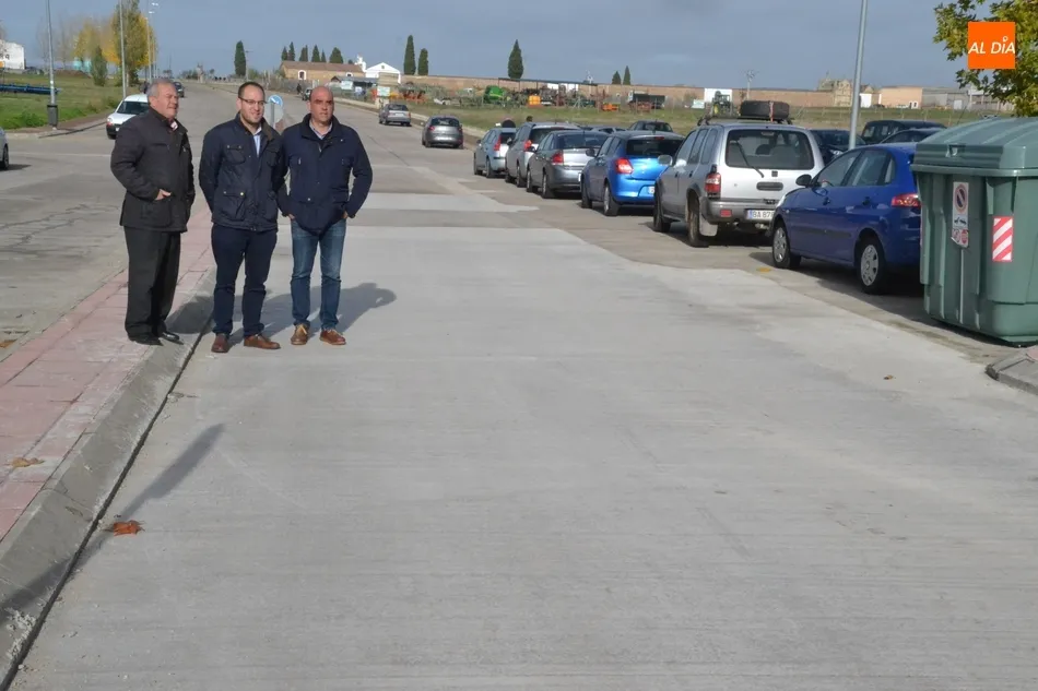 Solventado un bache que había en la entrada al Polígono de Los Chabarcones  