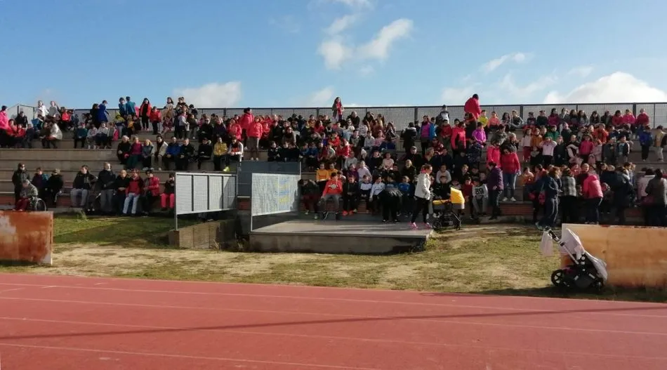 Cerca de 400 personas participaban en esta actividad contra la obesidad infantil y el sedentarismo