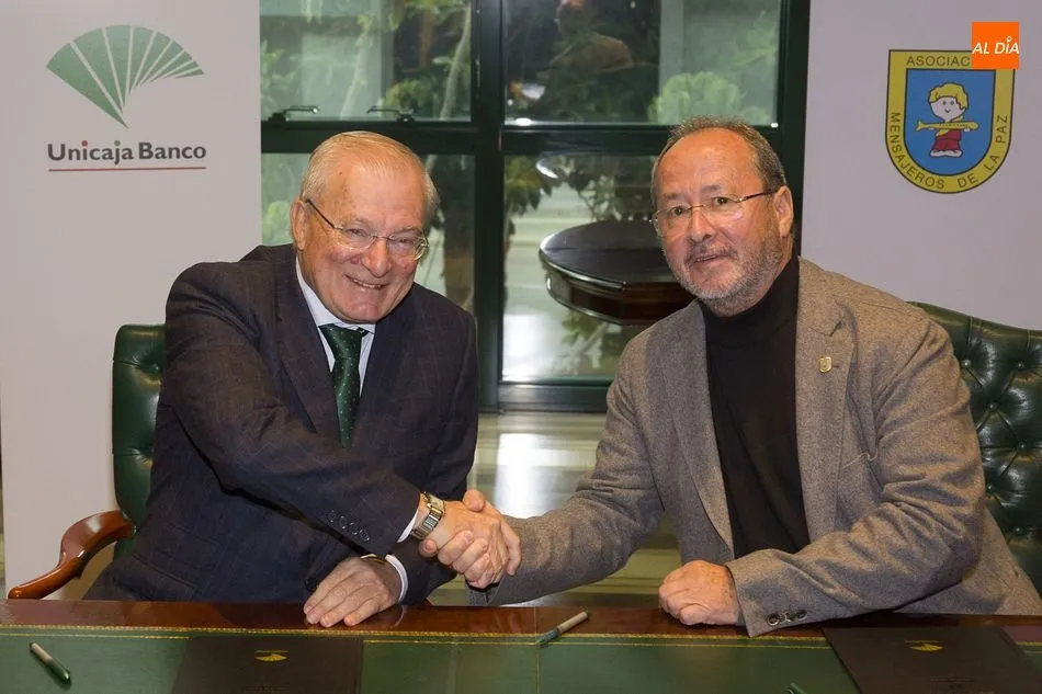 Foto 3 - Unicaja Banco se compromete con la labor social de Mensajeros de la Paz y firma un convenio para...