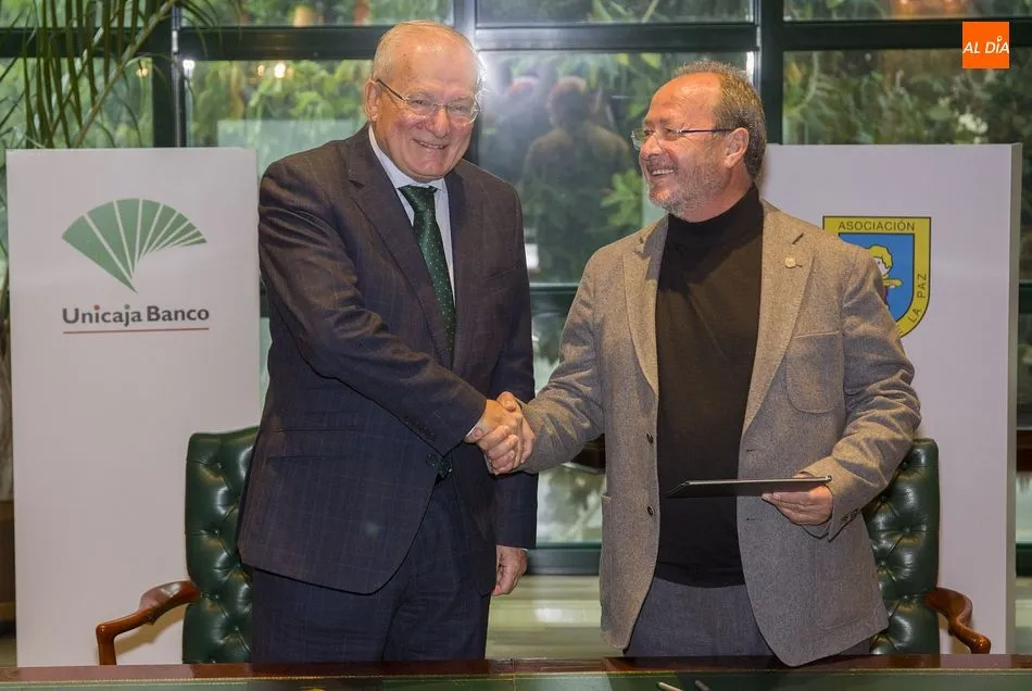 Foto 2 - Unicaja Banco se compromete con la labor social de Mensajeros de la Paz y firma un convenio para...