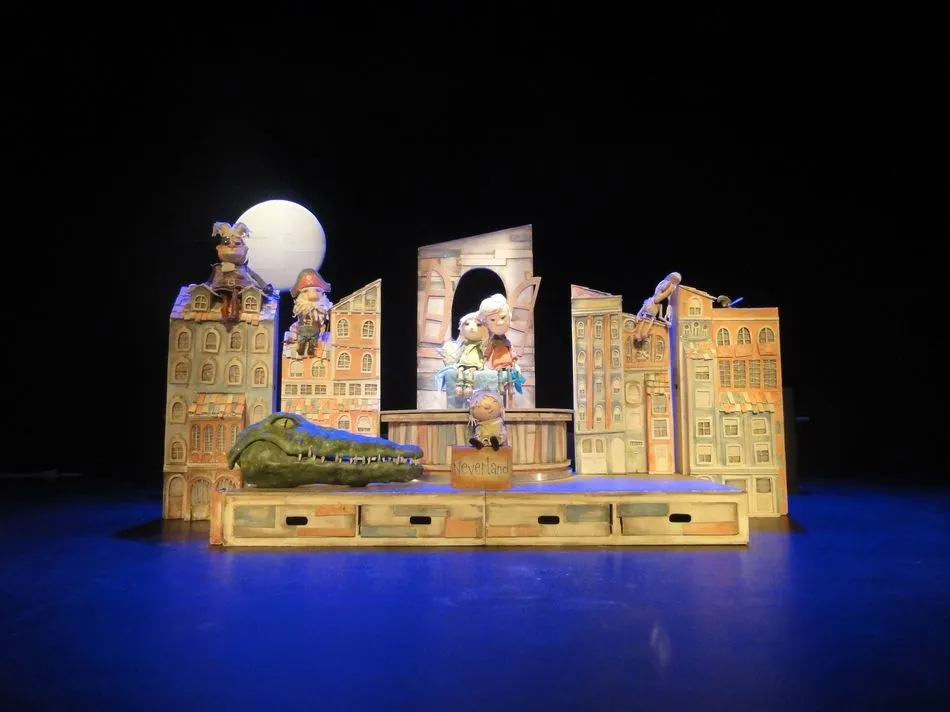 Foto 5 - Escolares de Primaria del Colegio San Juan Bosco disfrutan en el Teatro Liceo de la obra de...