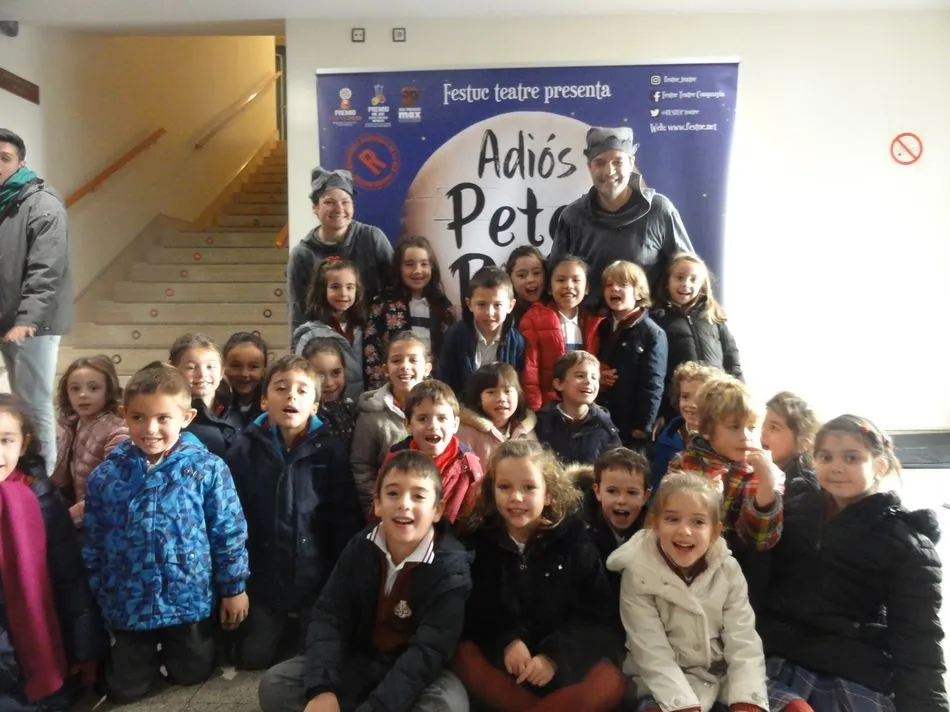 Foto 2 - Escolares de Primaria del Colegio San Juan Bosco disfrutan en el Teatro Liceo de la obra de...