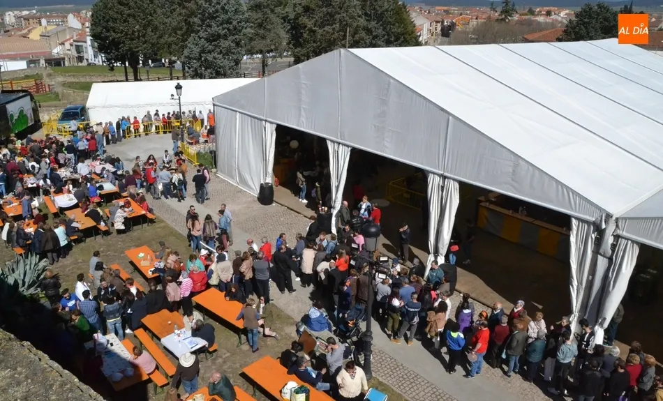 El viernes se cerrará el plazo de recepción de ofertas para montar la única carpa del Carnaval...