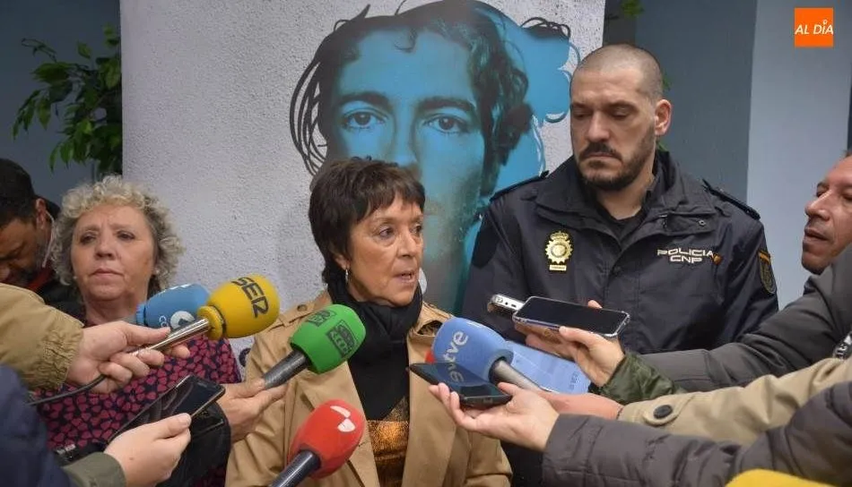 La delegada del Gobierno en Castilla y León, Mercedes Martín, informaba de estas actuaciones en Salamanca. Foto de Lydia González