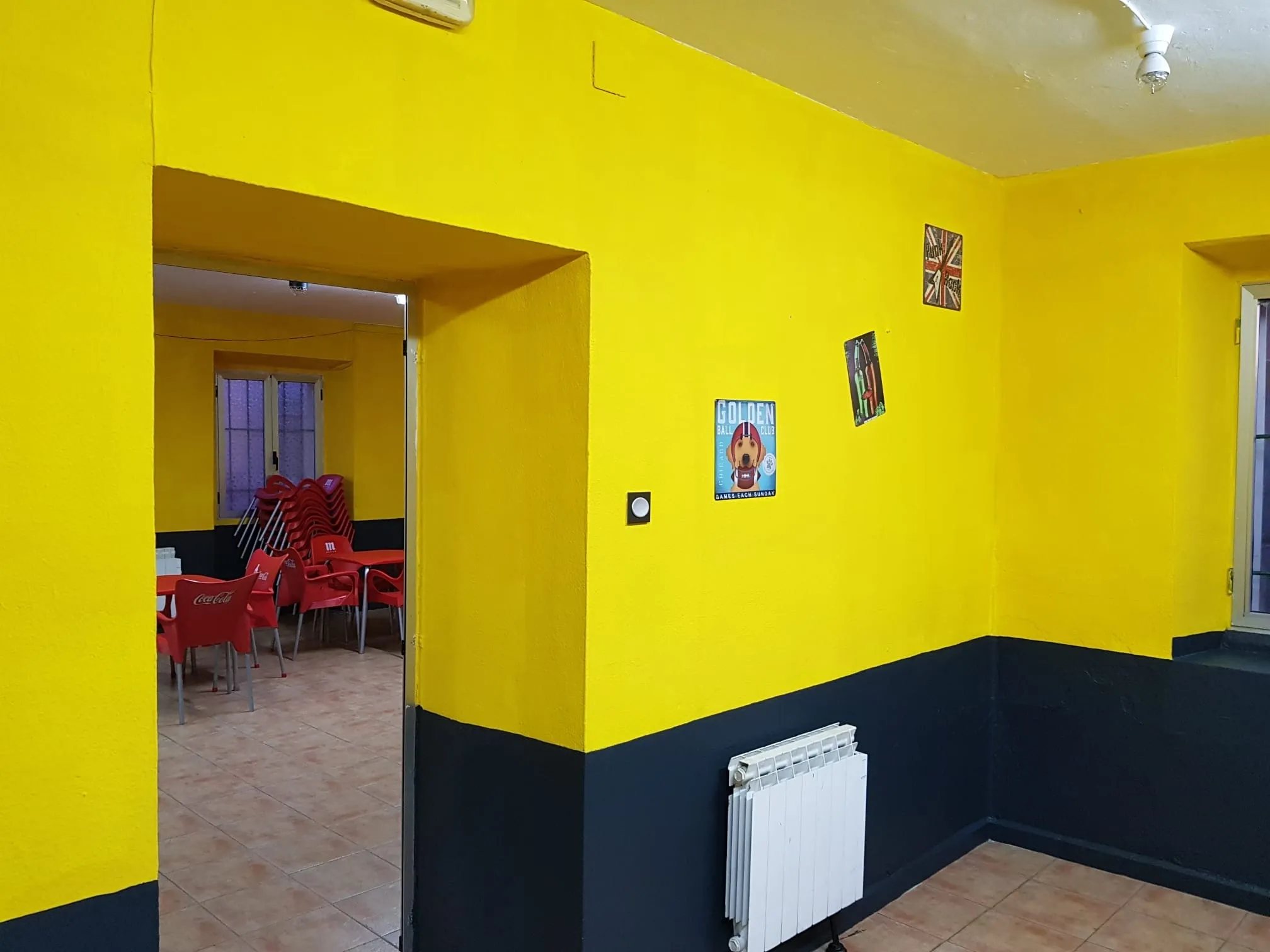 Foto 3 - El Ayuntamiento realiza mejoras en el centro social de Cabezuela de Salvatierra