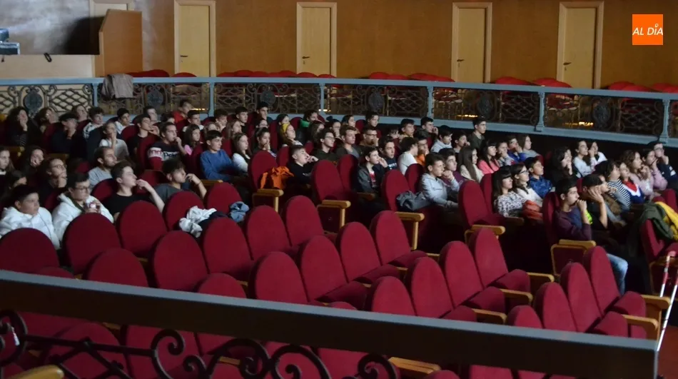 Foto 5 - Nueva ma&ntilde;ana de cine en el Teatro con los alumnos de 4&ordm; de la ESO y 1&ordm; de Bachillerato  