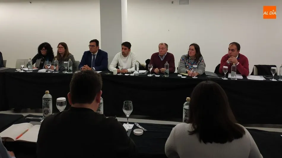 Lourdes Vaquero y José García Gómez en la Asamblea General de Madrid