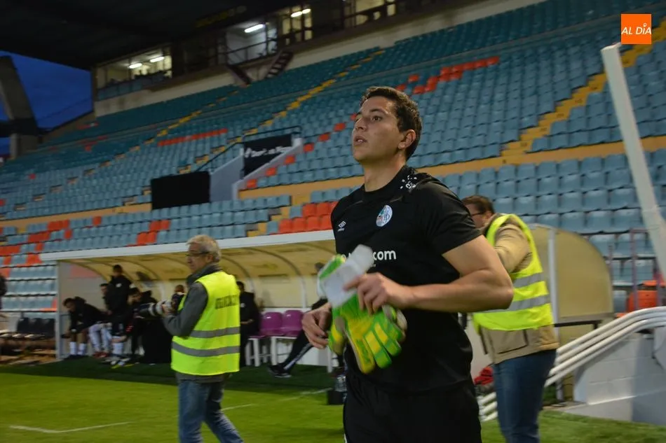 Andrés Sánchez sale a calentar